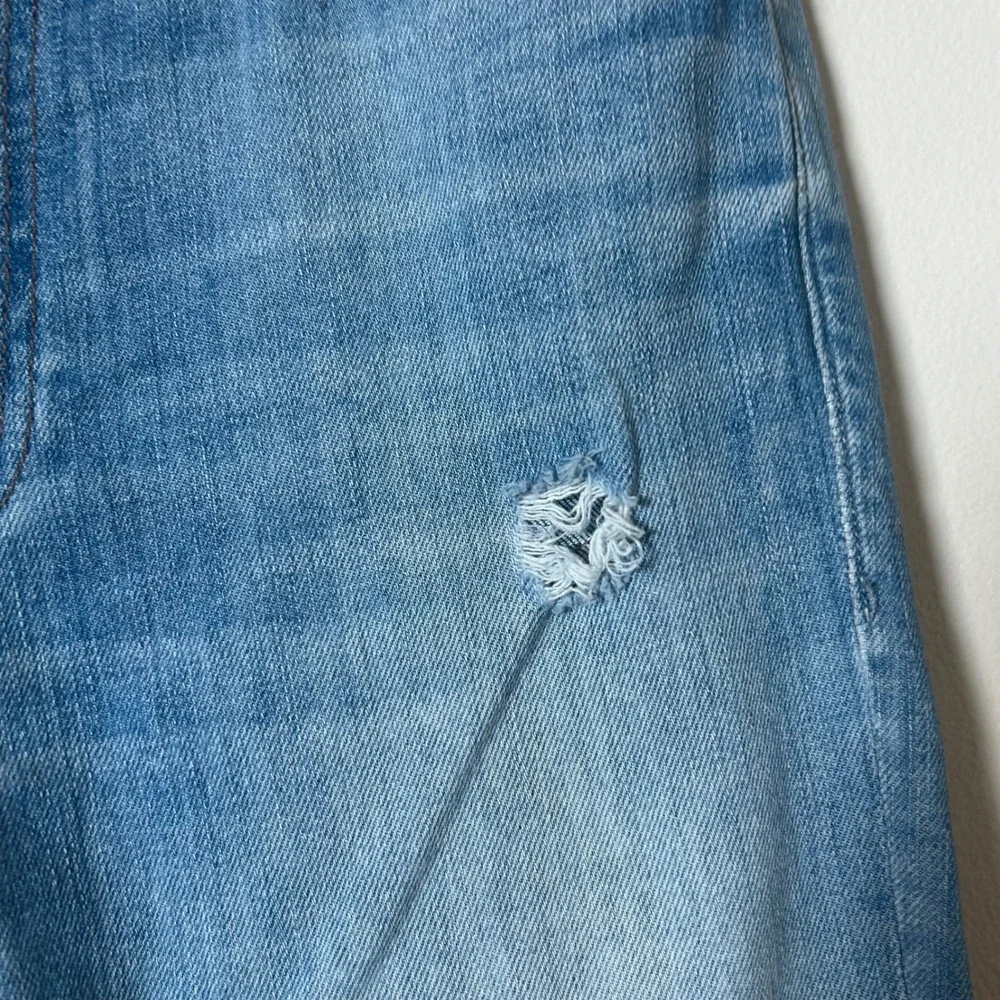 MOTHER Insider Crop Step Fray Jeans WomenSize 26 Light Wash Distressed High Rise